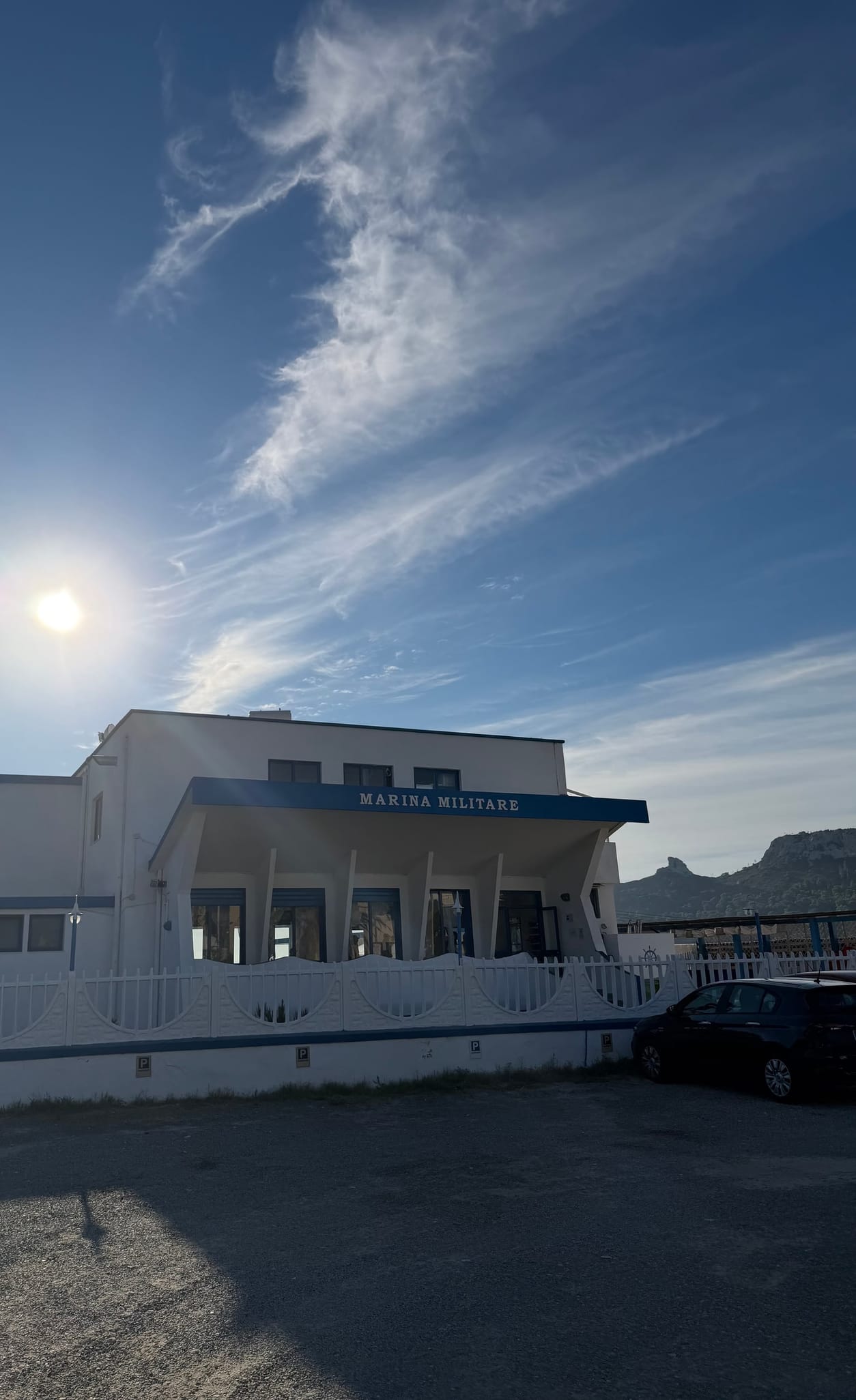 Ingresso dello Stabilimento Marina Militare dal Viale Poetto